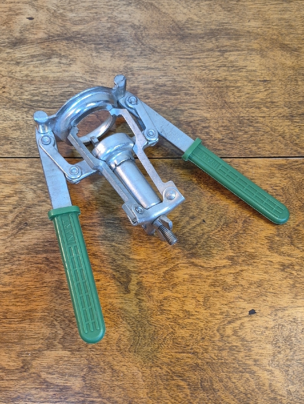INART Vintage Manual Handheld Bottle Capper Green Handle, Made in Italy